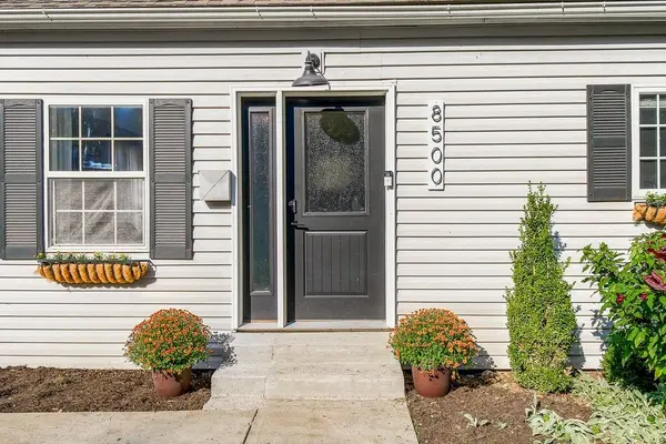 8500 W 78th ST, Overland Park, KS 66204
