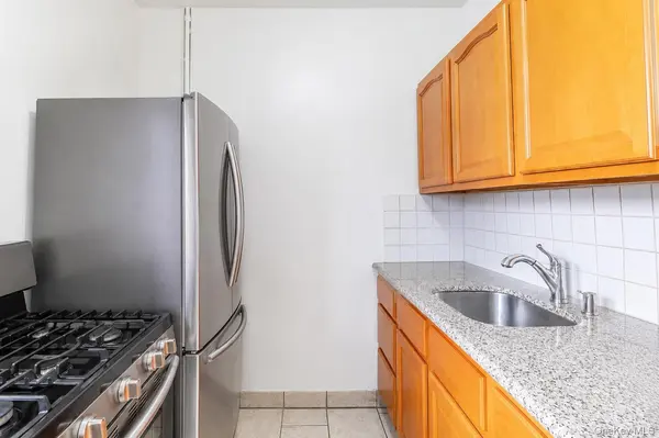 415 E 187th ST #2E, Bronx, NY 10458