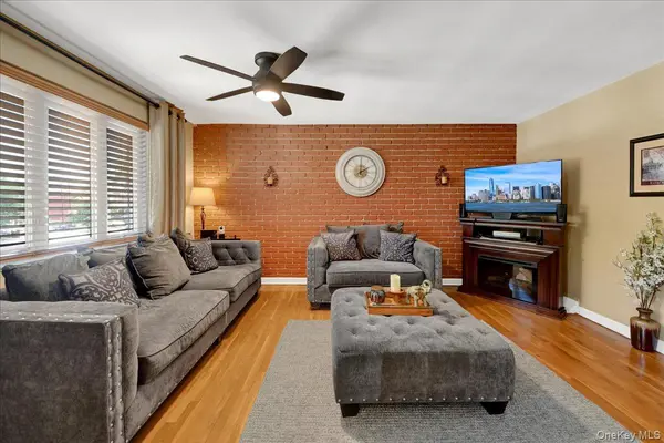 279 Throggs Neck BLVD, Bronx, NY 10465