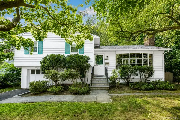 13 Vista PL, Hartsdale, NY 10530