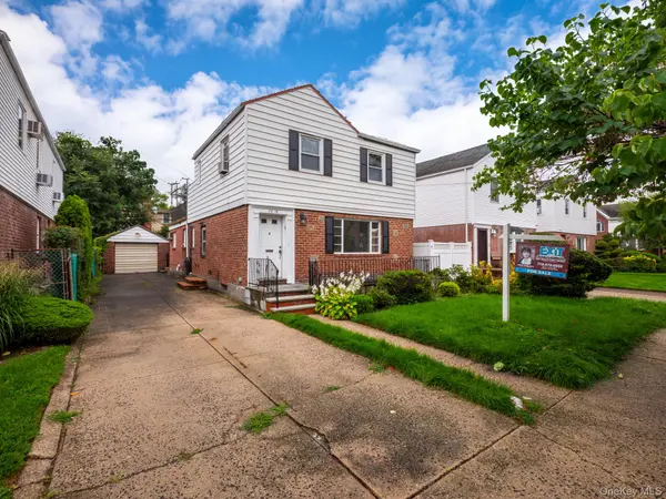 75-19 171st ST, Fresh Meadows, NY 11366