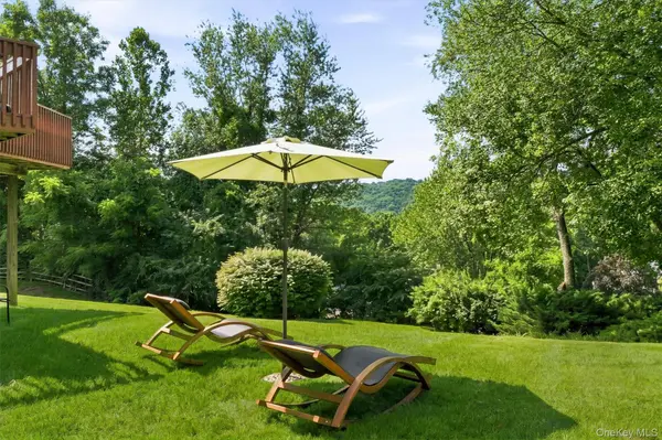 28 E Hill RD, Cortlandt Manor, NY 10567