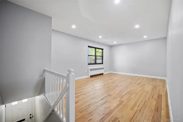 73-25 220th ST #137A2, Oakland Gardens, NY 11364