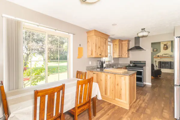 5532 Arrowhead DR, Greenfield, IN 46140