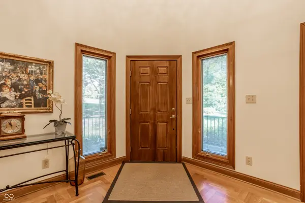 1093 Timber Climb DR, Avon, IN 46123