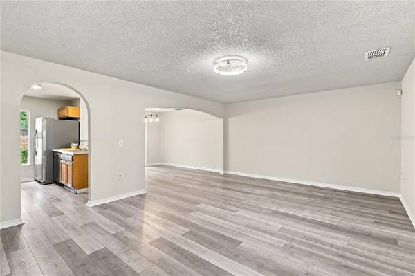9912 ASHBURN LAKE DR, Tampa, FL 33610