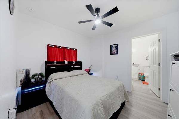 10124 N HYACINTH AVE, Tampa, FL, 33612 photo 26