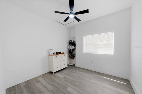 10124 N HYACINTH AVE, Tampa, FL, 33612 photo 25