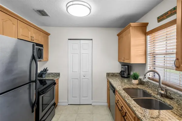 200 COUNTRY CLUB DR #108, Largo, FL 33771