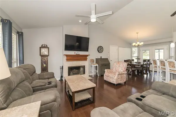 721 Wisdom CT, Fenton, MO 63026
