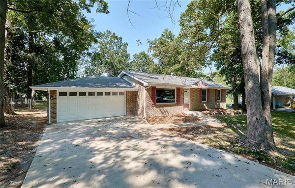 1397 Valli LN, St Charles, MO 63304