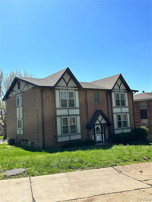 10010 Willdan DR, St Louis, MO 63123