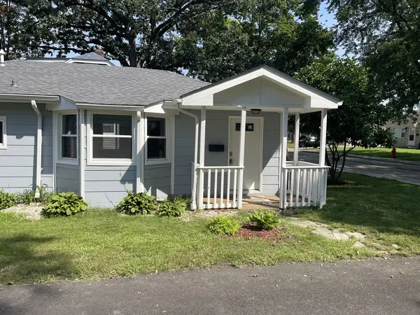 418 Midway DR, Mundelein, IL 60060