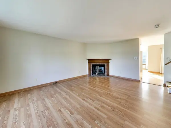 1653 Delaware CT, Geneva, IL 60134