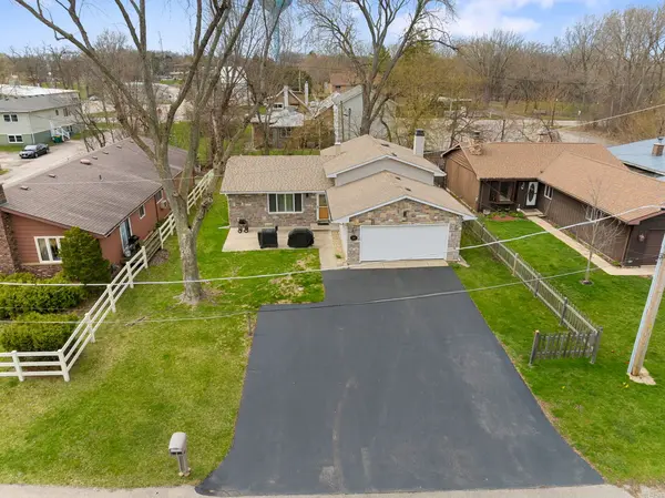 218 Mastodon DR, Ingleside, IL 60041