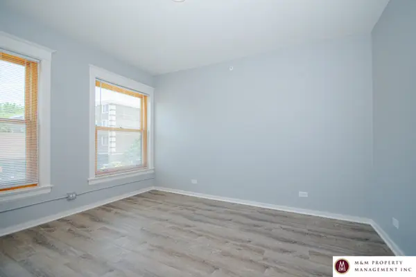 141 S Oak Park AVE #6, Oak Park, IL 60302