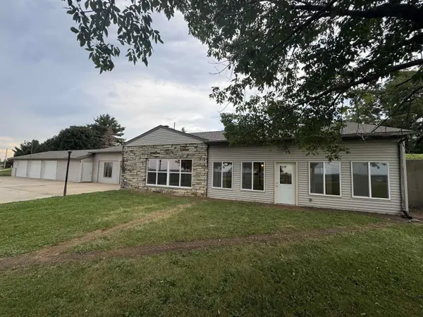 17289 County Rd D62, Monticello, IA 52310