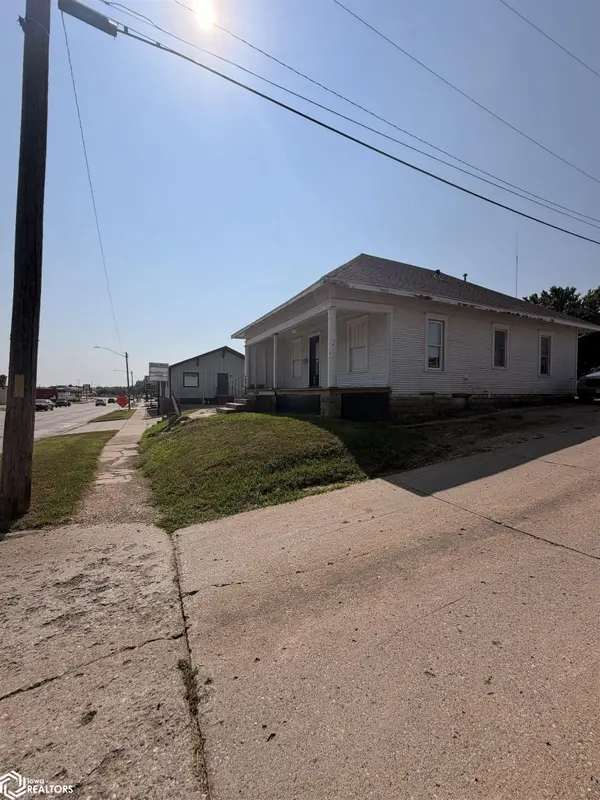 322 E 6Th ST, Carroll, IA 51401