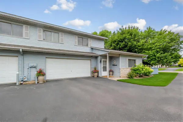 1154 Aston CIR, Burnsville, MN 55337