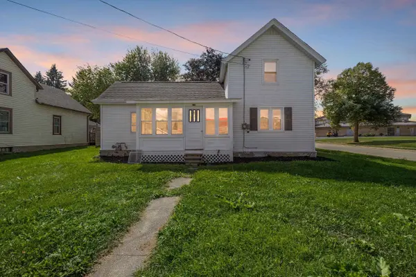 201 MONROE ST, Waupun, WI 53963