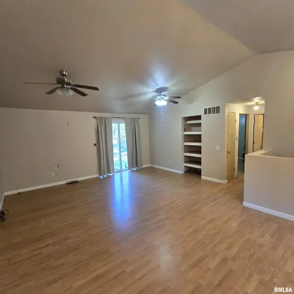 1125 ROSEMARY RD, Pekin, IL 61554