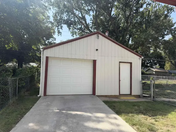 833 N Kokomo, Derby, KS 67037
