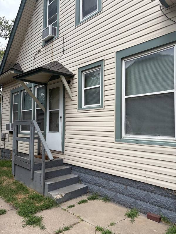 909 N Porter Ave Apts 1-4, Wichita, KS 67203