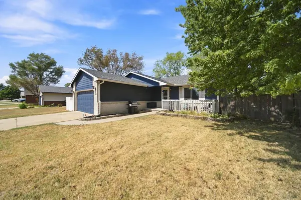 1607 S Lark Ct, Wichita, KS 67209