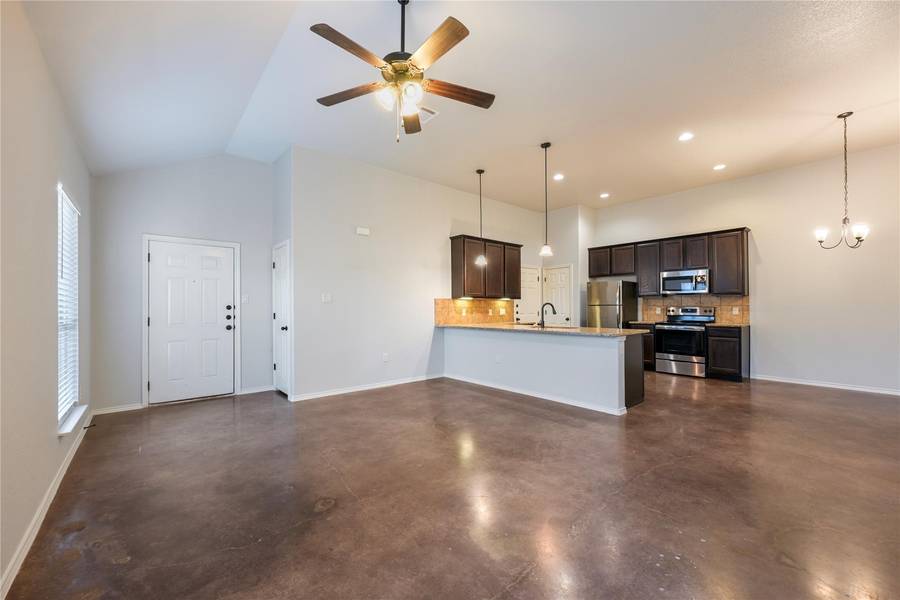 265 Joanne LOOP #B, Buda, TX 78610