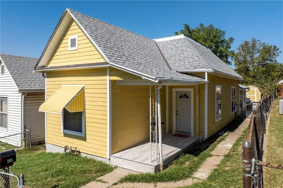 205 E Kansas AVE, St Joseph, MO 64504