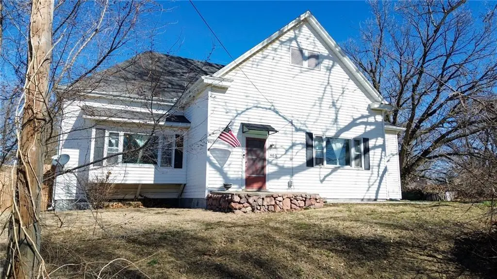 903 Cook RD, St Joseph, MO 64505