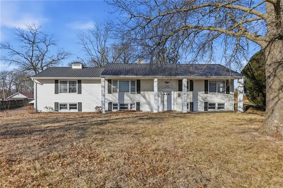 28414 S State Route Dd HWY, Harrisonville, MO 64701