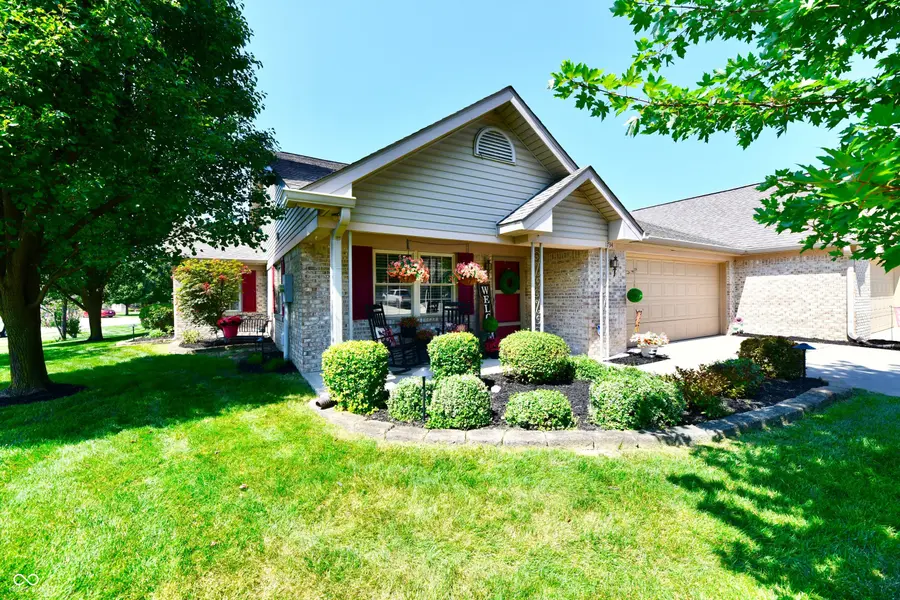 1734 Vidalia CT, Greenwood, IN 46143