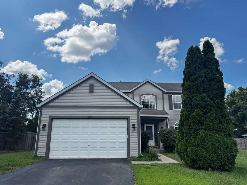 223 Paradise Pkwy, Oswego, IL 60543