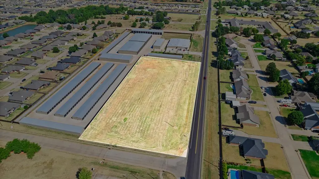 N Clear Springs RD, Mustang, OK 73064