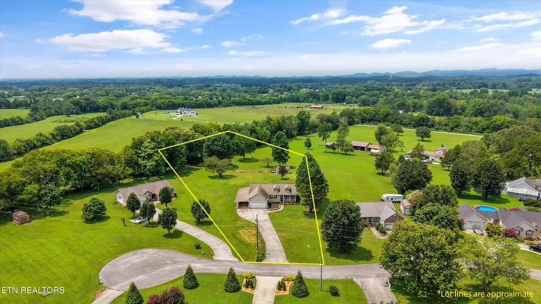 220 Autumn Lane, Madisonville, TN 37354