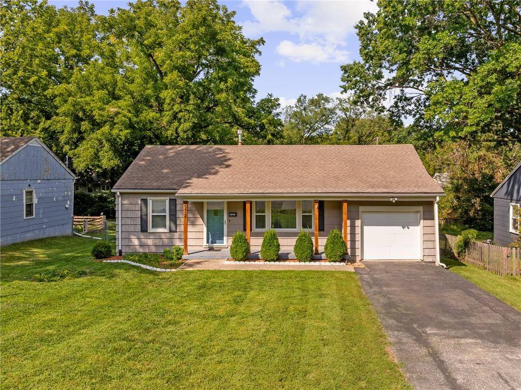 6424 Melrose LN, Shawnee, KS 66203