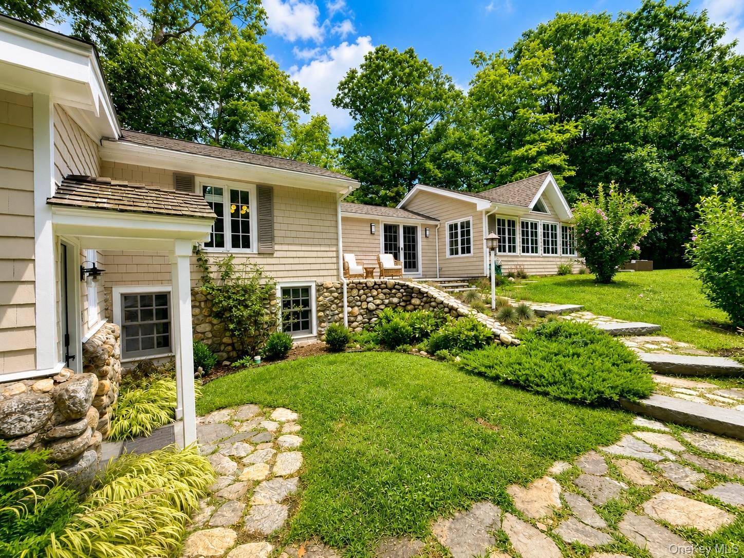 9 Lewis RD, Pound Ridge, NY 10576