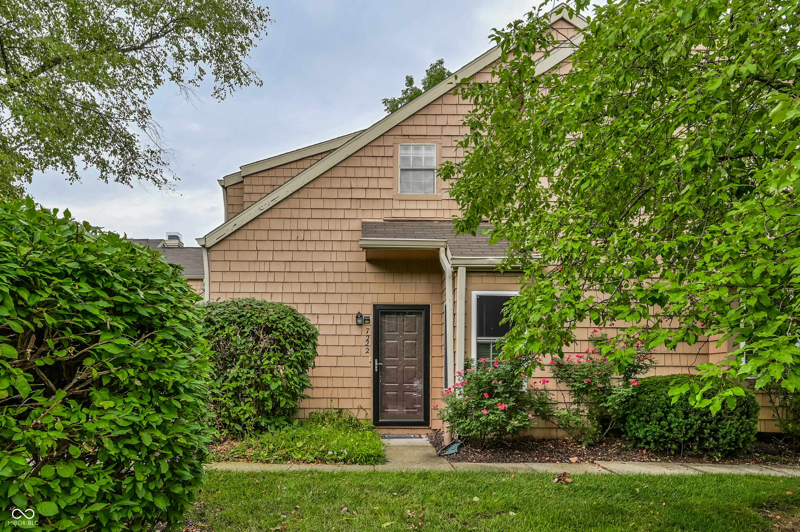 7222 Harbour Isle, Indianapolis, IN 46240