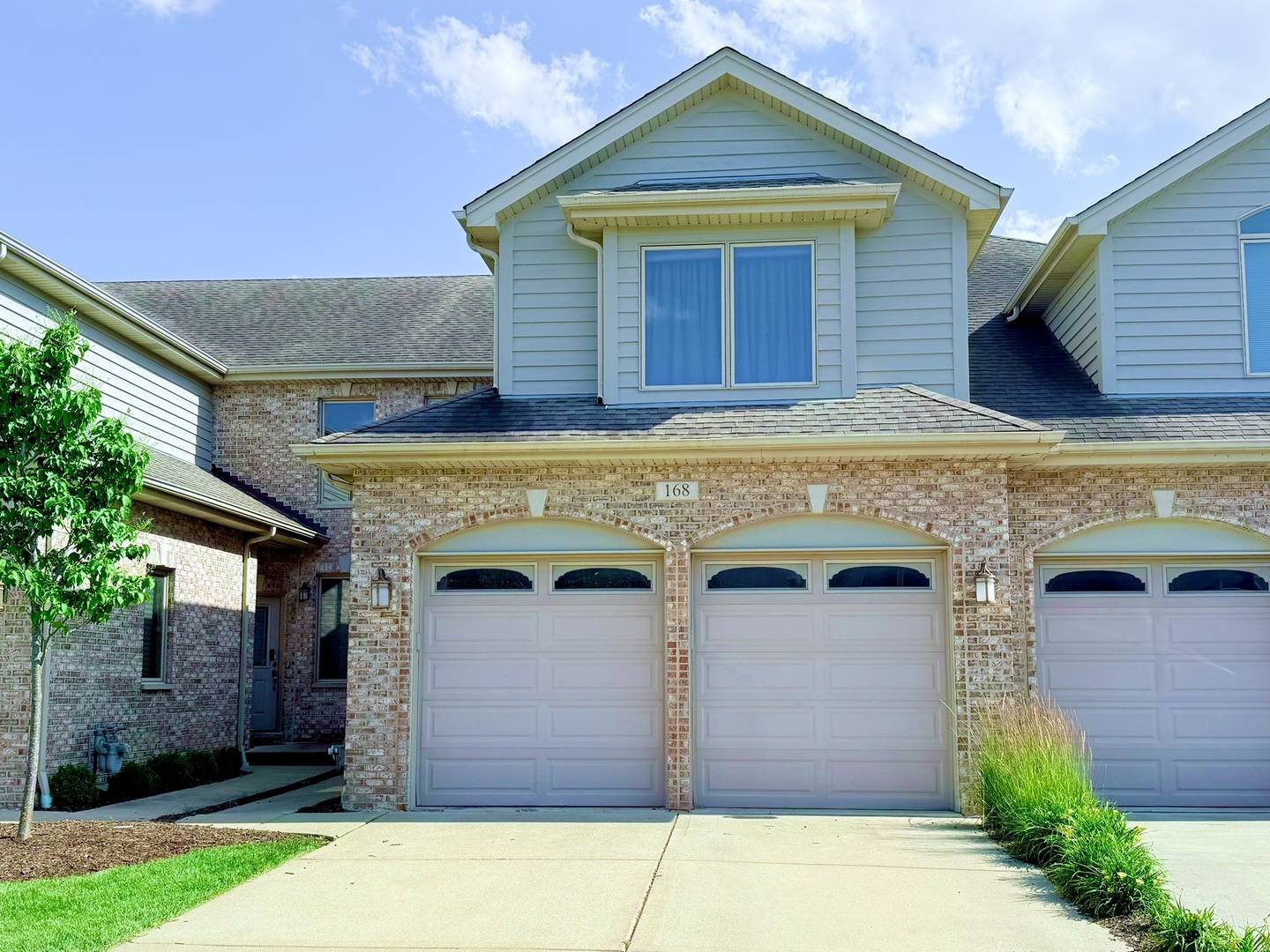 168 Mayo CT, Elmhurst, IL 60126