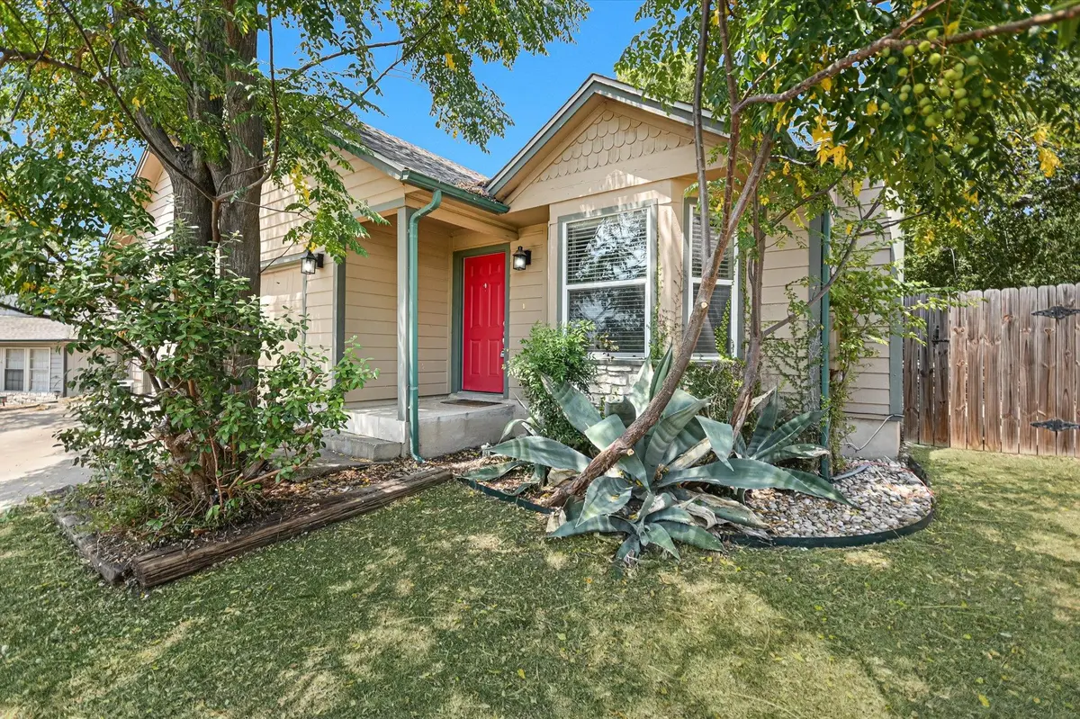 519 Cutty TRL #B, Lakeway, TX 78734