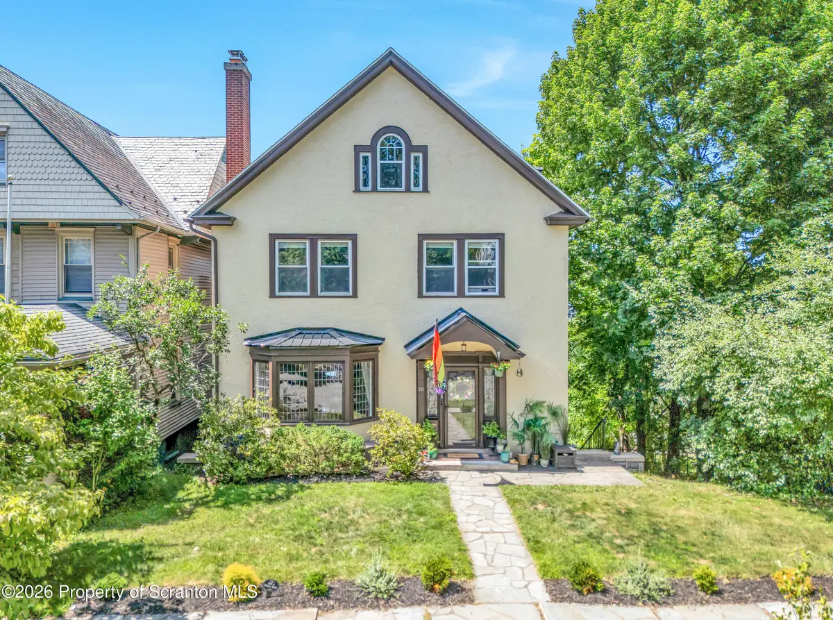 911 Clay AVE, Scranton, PA 18510