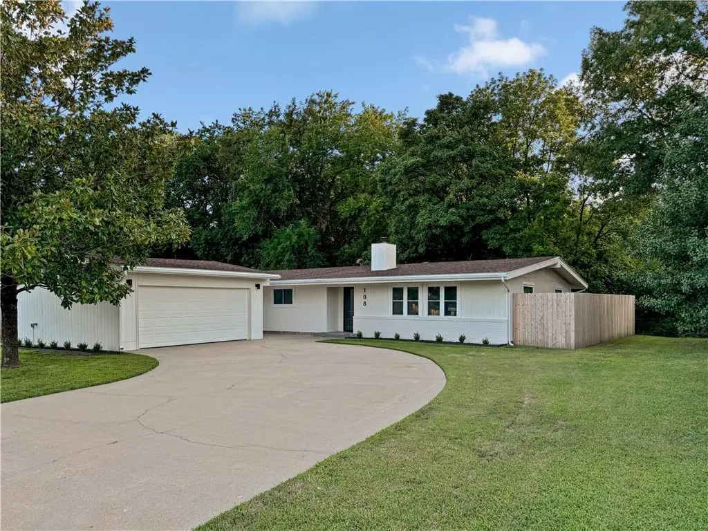 108 Catalpa ST, Coffeyville, KS 67337