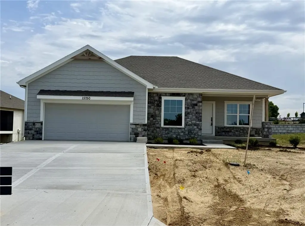 15750 Whitney CT, Basehor, KS 66007