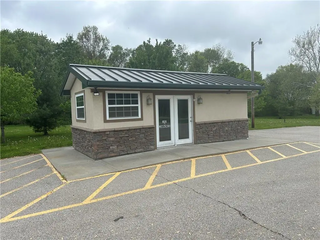 102 W Lawrence ST, Kearney, MO 64060