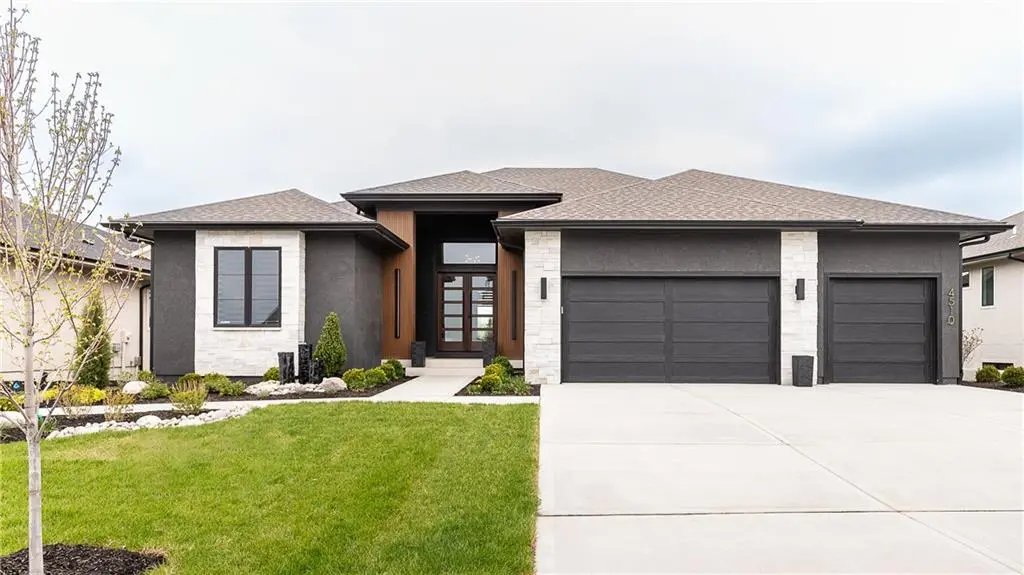 4407 W 136th TER, Leawood, KS 66224