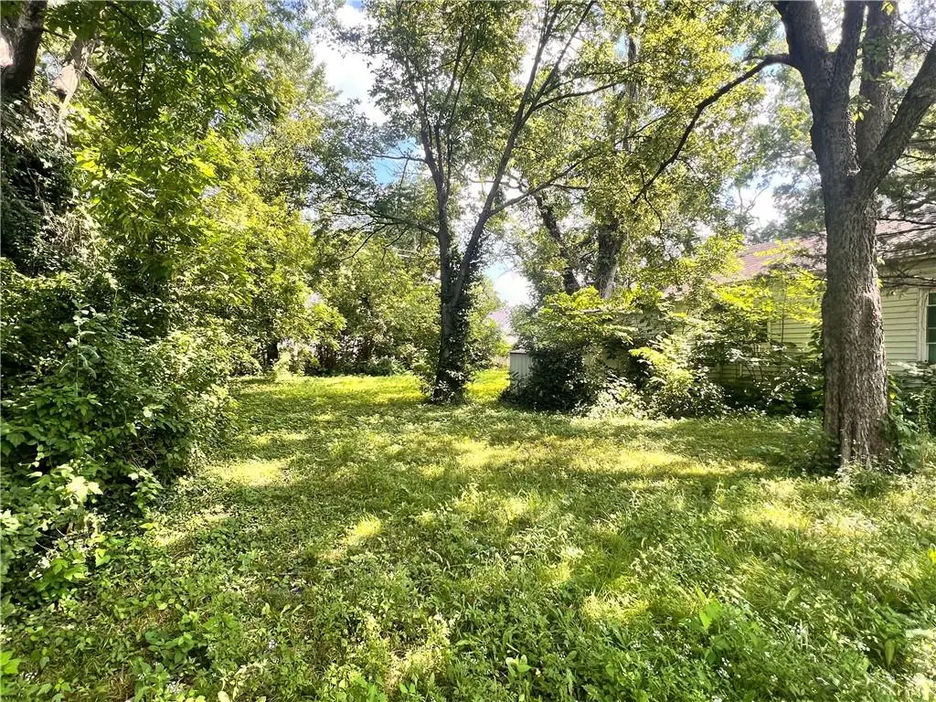 120 W 3rd ST, Adrian, MO 64720