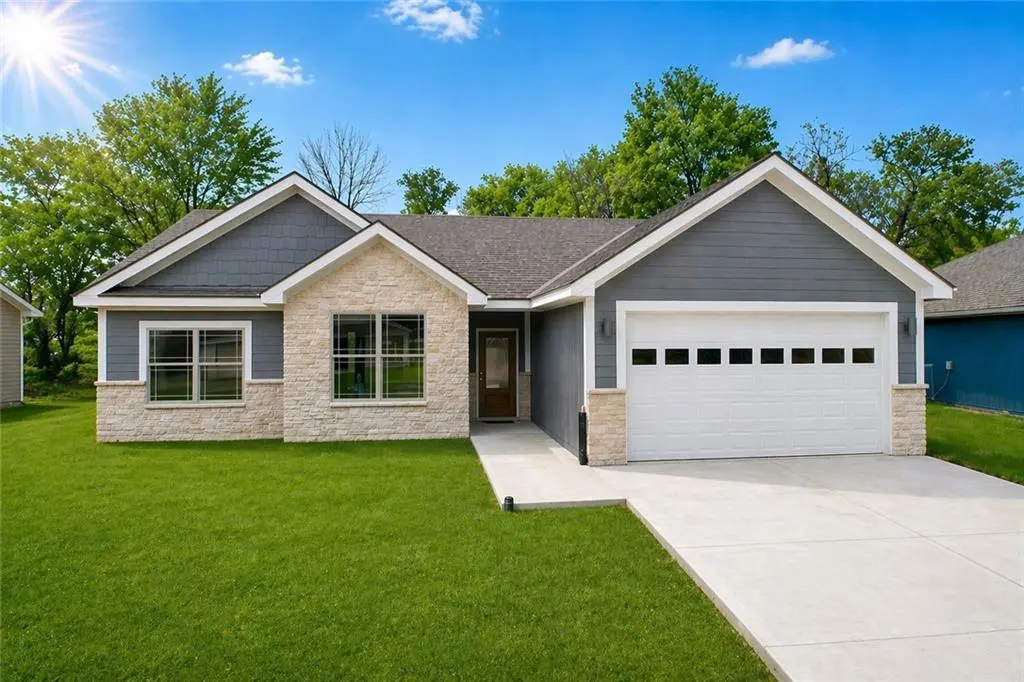 1318 Kristie CIR, Excelsior Springs, MO 64024