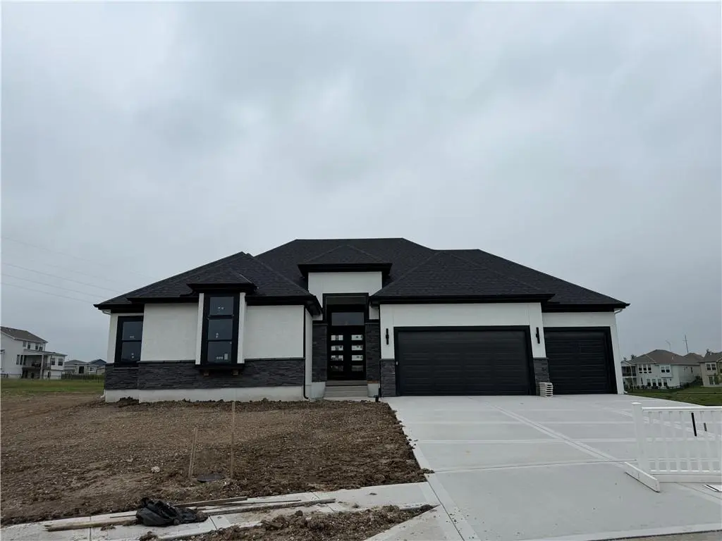 1605 NW 106th TER, Kansas City, MO 64155