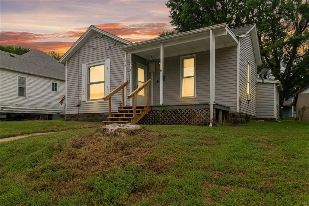 212 W North ST, Warrensburg, MO 64093